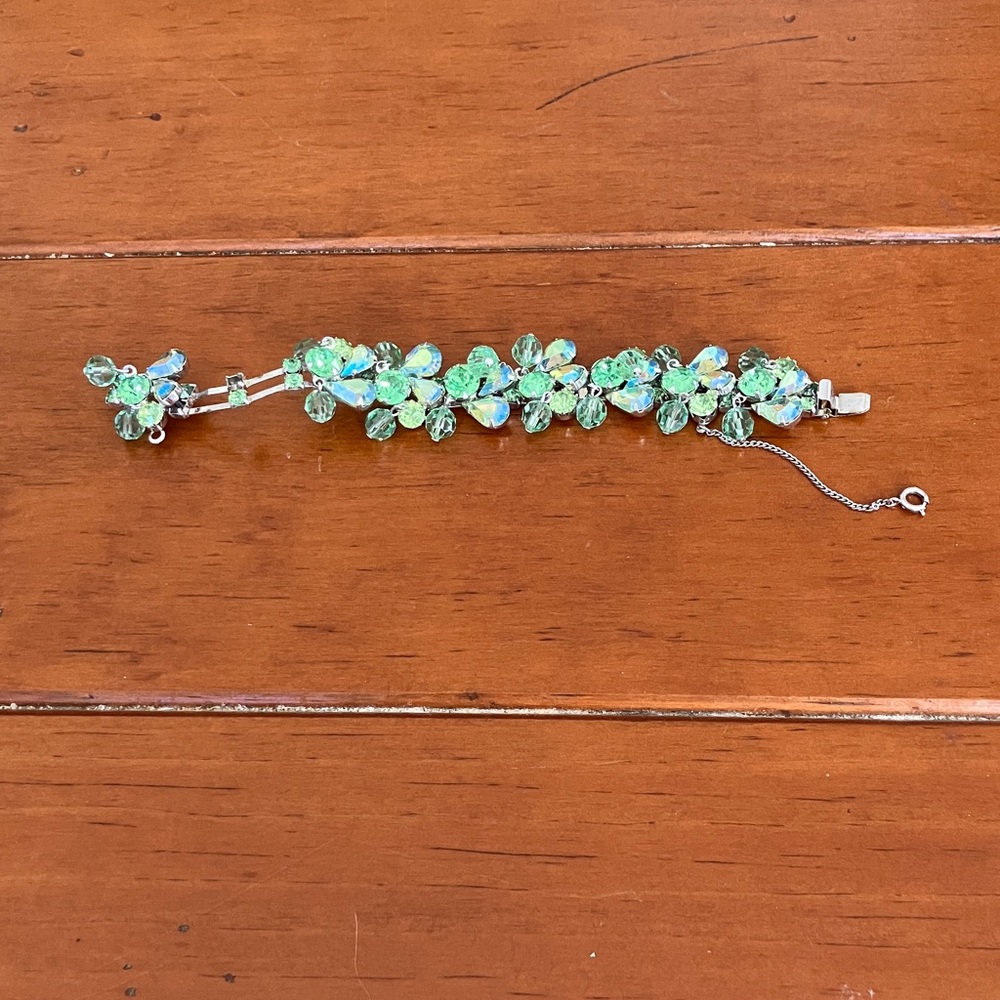 Green Weiss Costume Jewelry Bracelet
